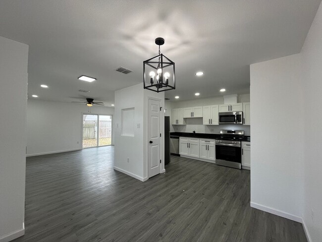 Building Photo - Award Winning Flour Bluff School District!!