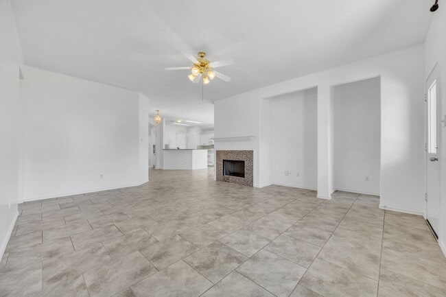Building Photo - 12210 Woody Hollow Dr
