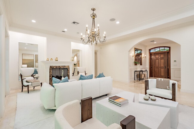 Building Photo - 233 El Pueblo Way