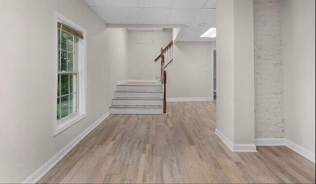 Building Photo - 232 Jarnigan Ave