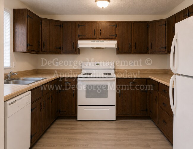 Building Photo - 2 Bedroom 1 Bath Ranch Apartment Home with washer dryer hookups for rent in Newark, NY