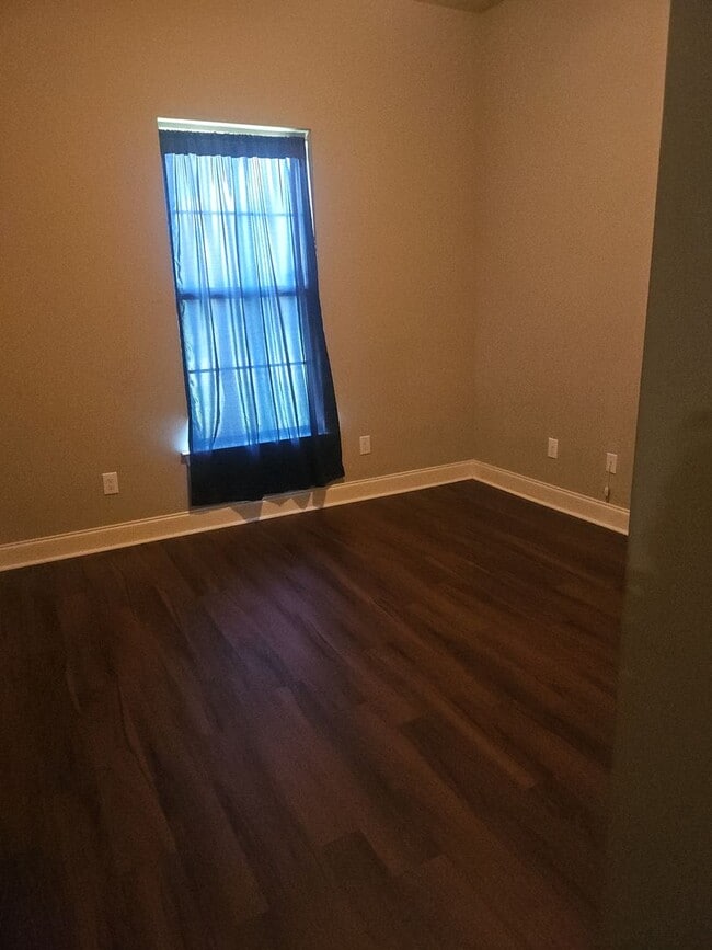 Building Photo - Welcome Home!