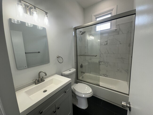 Building Photo - 1111 Biddle St