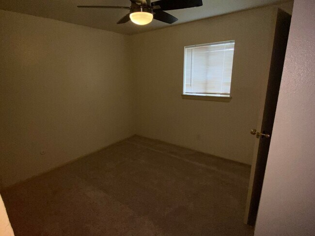 Building Photo - 4 Bedroom For Rent! $500 off the First month if you apply NOW!