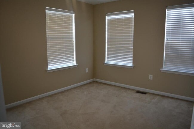 Building Photo - 155 Penns Manor Dr