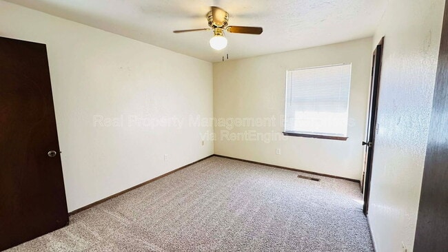 Building Photo - 4816 S Fairmont Ave