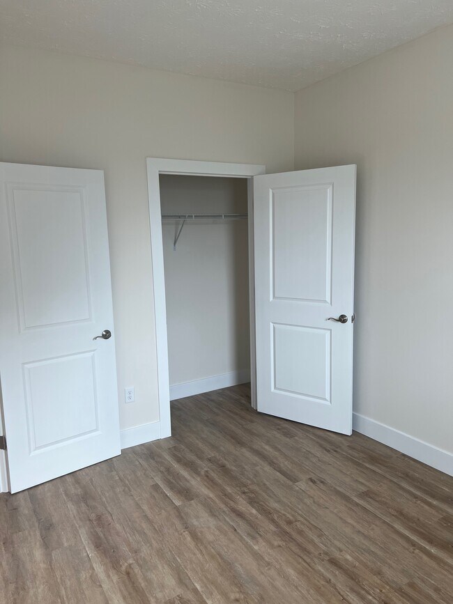 Building Photo - 708 Courtyard Ln