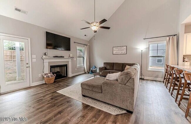 Building Photo - 223 Burnside Dr