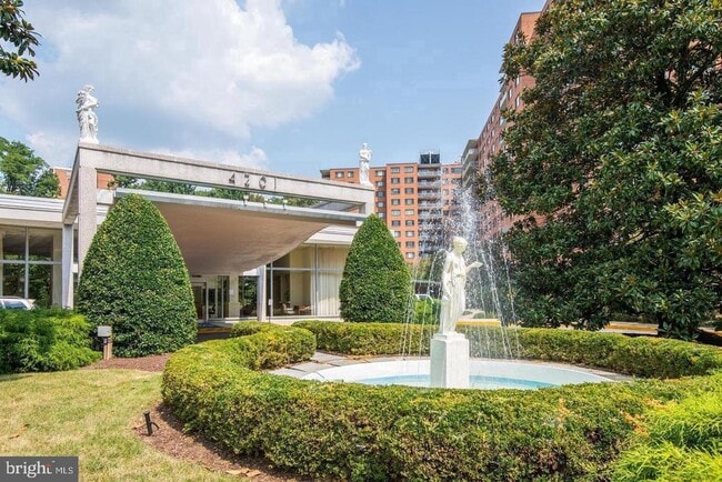 Building Photo - 4201 Cathedral Ave NW