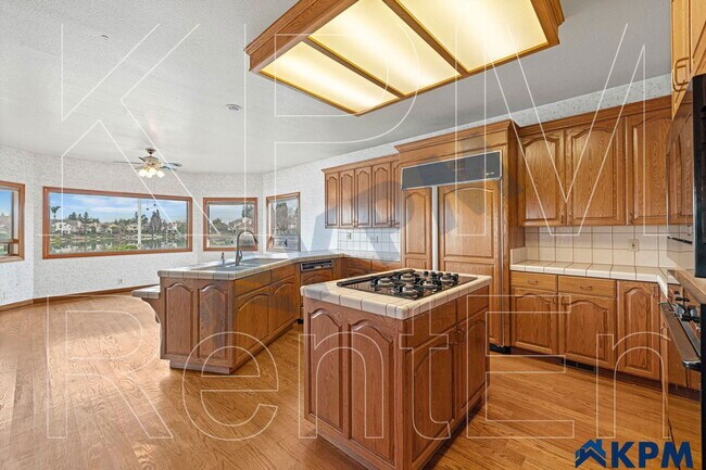 Building Photo - 3453 Lakemist Cir