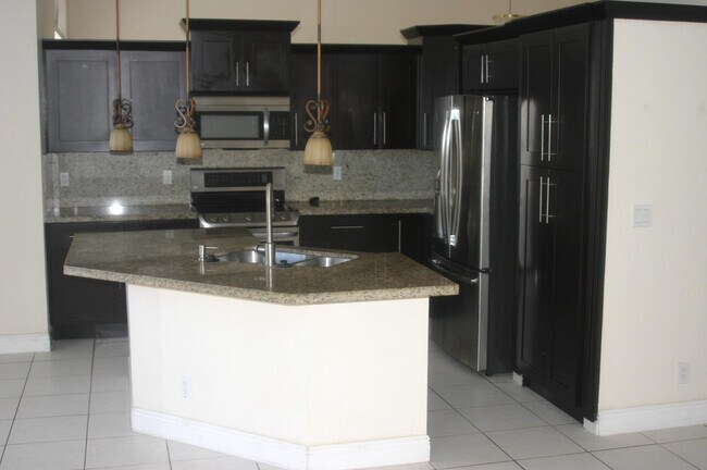 Building Photo - 7588 Parkside Ln