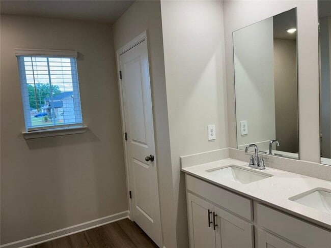 Building Photo - 6907 Winchester Pl