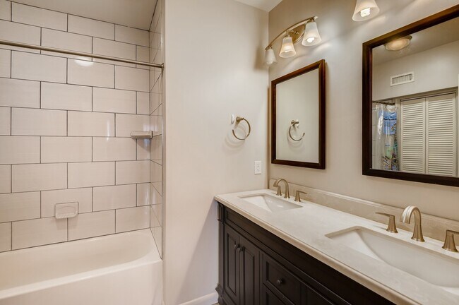 Building Photo - 1127 S Hanover St