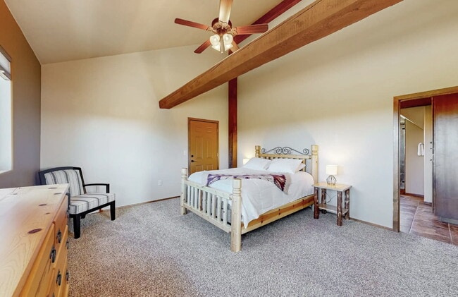 Building Photo - 760 S Creekside Dr