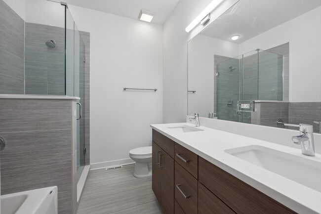 Building Photo - 1952 W Ohio St