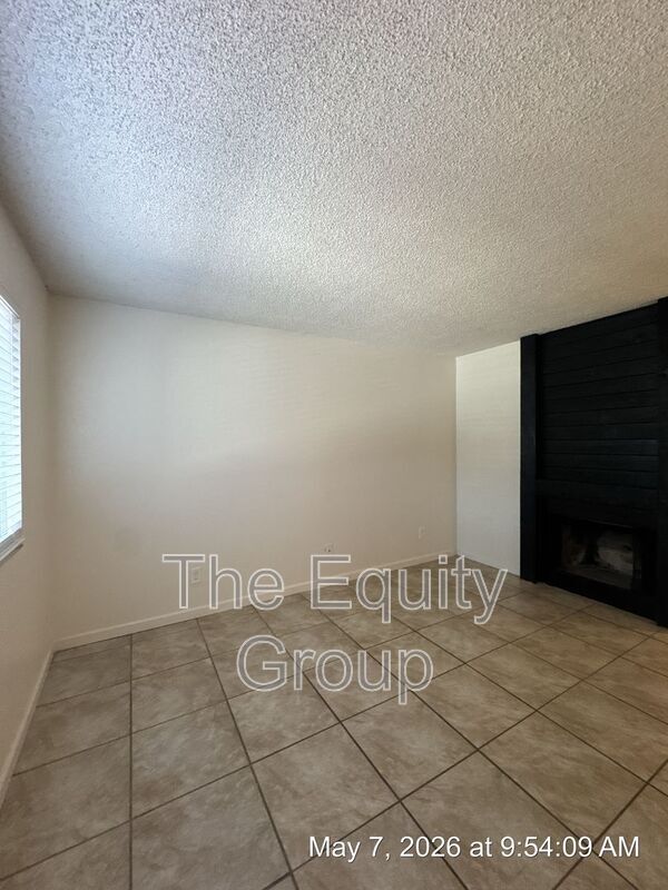Building Photo - 806 Monarch Cir