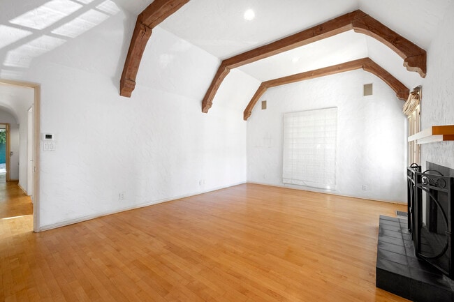 Building Photo - 8543 Clifton Way