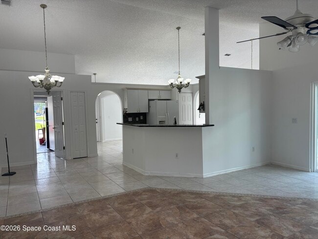 Building Photo - 443 Collings St SE