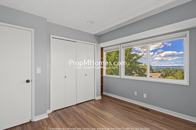 Building Photo - 8271 SW 184th Ave