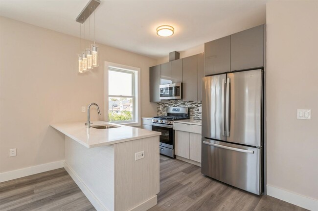 Building Photo - 6108 Hudson Ave