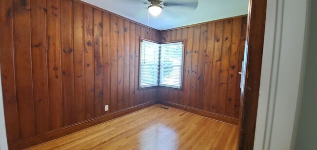 Building Photo - Haymount Charm Home