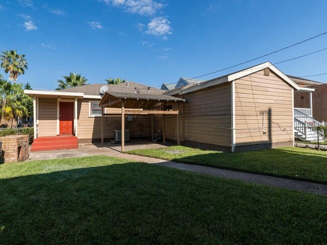 Building Photo - 1409 Winnie St