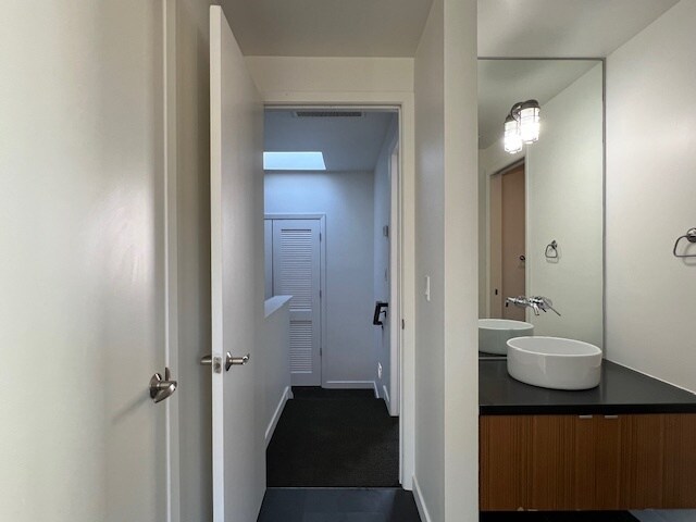 Building Photo - 1326 E Sutter Walk