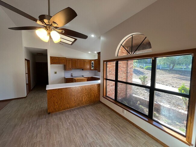 Building Photo - 18655 Oak Ridge Ln
