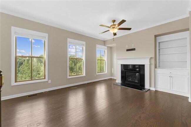 Building Photo - 331 Northaven Ave
