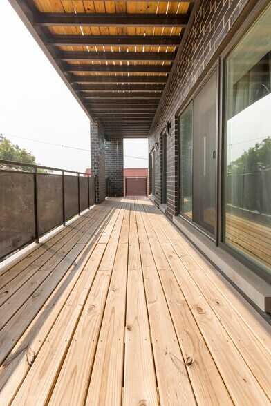 Building Photo - 2409 W Berenice Ave