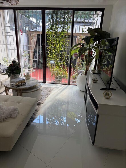 Building Photo - 13198 SW 10th Terrace Dr