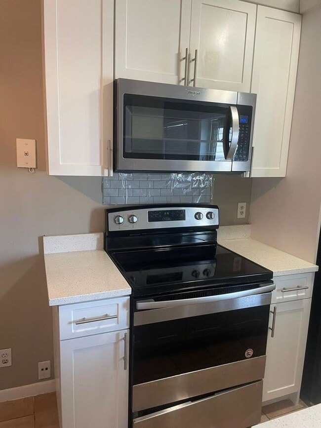 Building Photo - 702 N L St