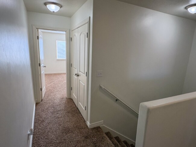 Building Photo - 652 Pimlico Dr