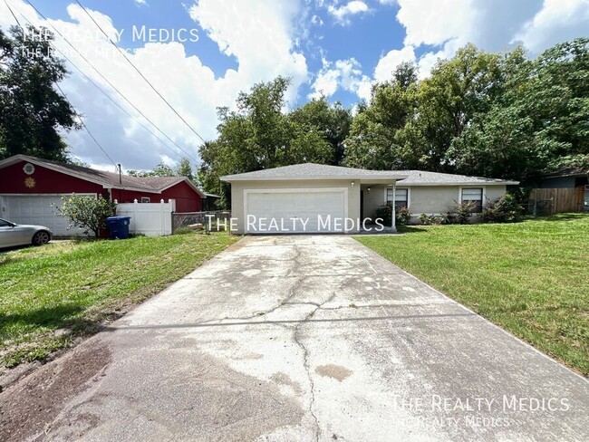 Building Photo - 109 E Osceola St