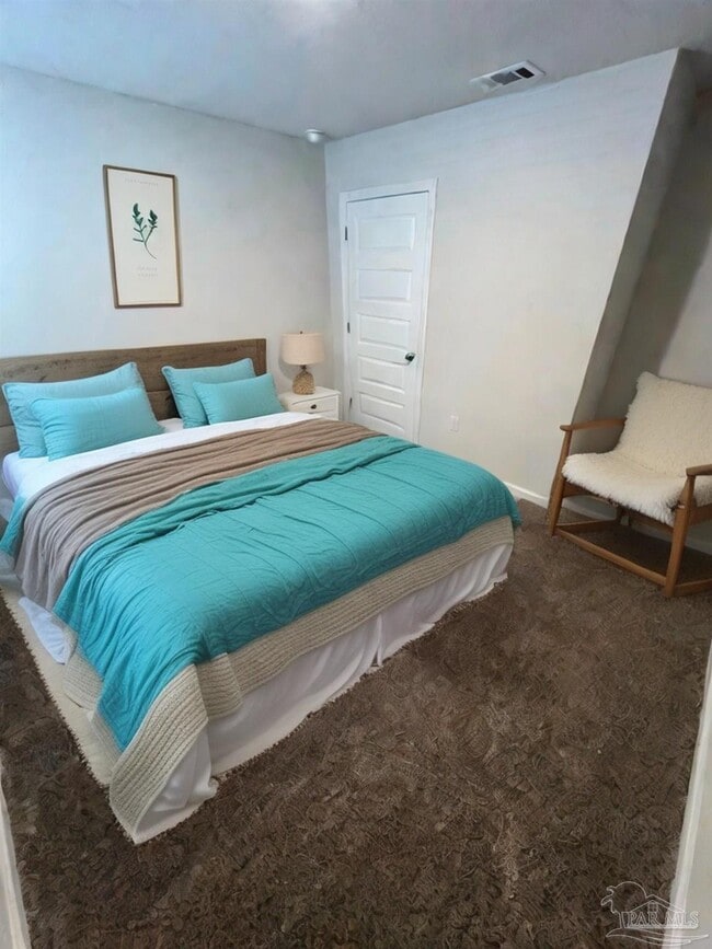 Building Photo - 5450 Peach Dr