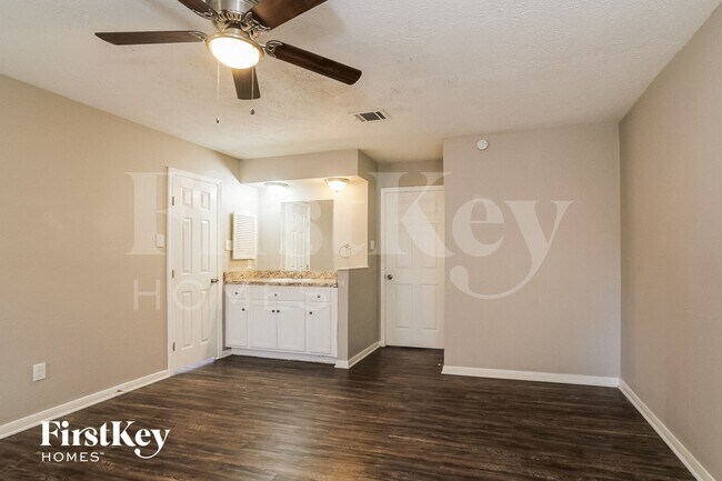 Building Photo - 12703 Enchanted Path Dr