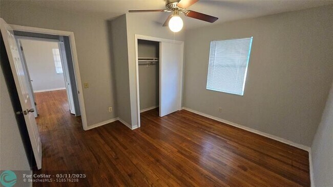 Building Photo - 6220 SW 41st Ct