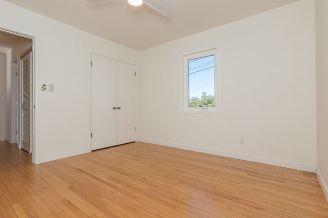 Building Photo - Beautifully Remodeled 2 Bed/1Bath Home with Ocean and Bay Glimpses in Ocean Beach!