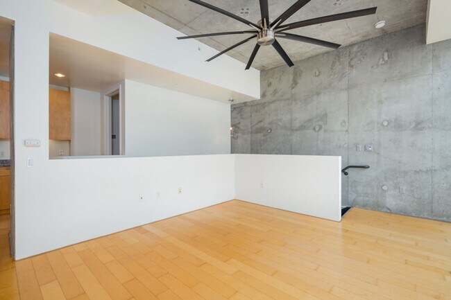 Building Photo - 2 bedroom 2 story East Village loft at Fah...