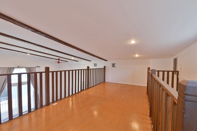 Building Photo - 7929 Blackburn Ave