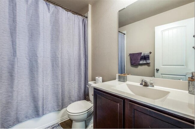 Building Photo - 405 Camellia Dr