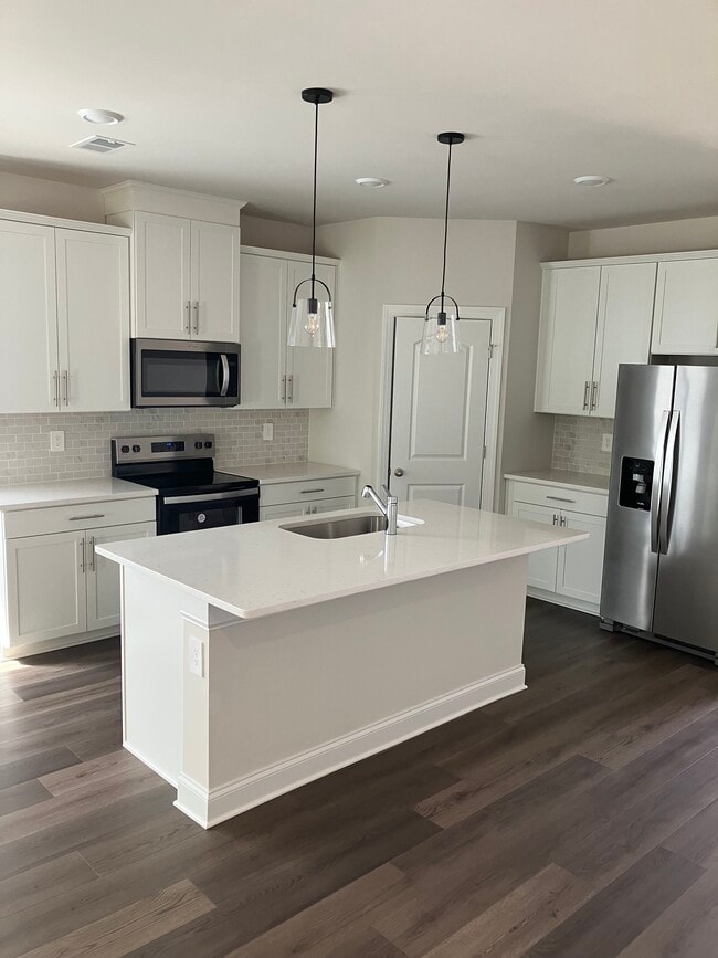 Building Photo - 1231 Bluffton Cir