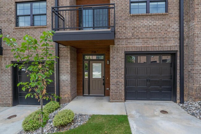 Building Photo - 208 Asher Springs Cir