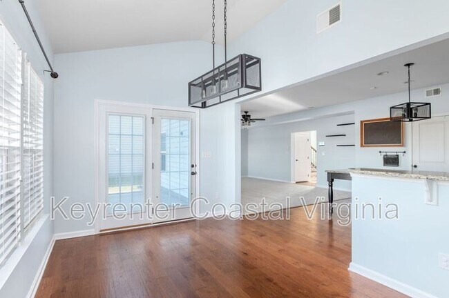 Building Photo - 331 Spring Hill Pl