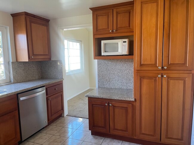 Building Photo - 15507 Caulfield Ave