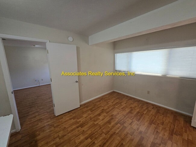 Building Photo - Turkey Creek Condo- Three Bedroom, Two Bath 1840 sf