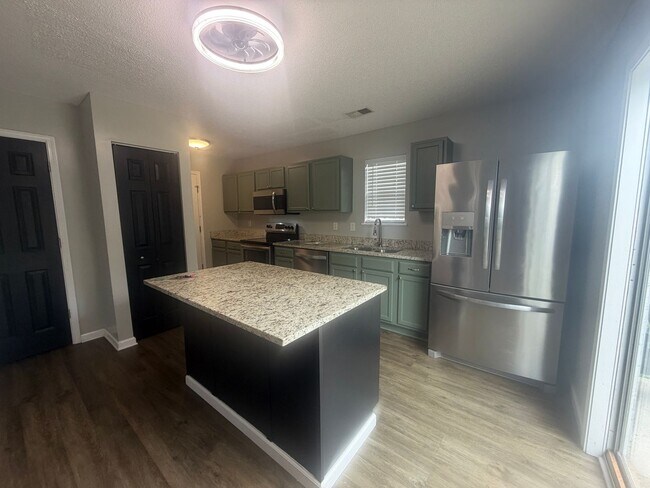 Building Photo - 1755 Polaris Dr