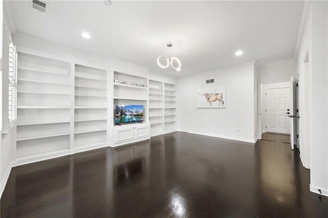 Building Photo - 638 Parkside Vlg Wy