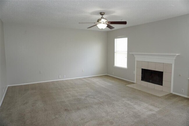 Building Photo - 7020 Glenshire Dr