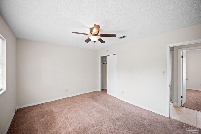Building Photo - 5719 Ventura Ln
